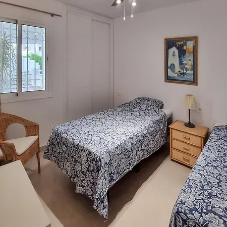 2 Bedroom Cozy In Lagunas De Mijas Apartment Sitio de Calahonda