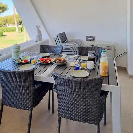 Apartment 2 Bedroom Cozy In Lagunas De Mijas
