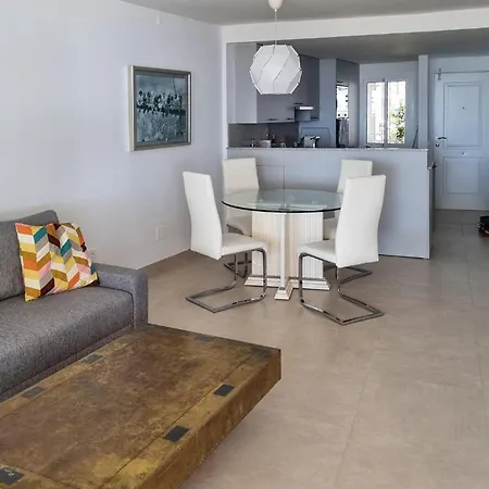 Apartment 2 Bedroom Cozy In Lagunas De Mijas Sitio de Calahonda
