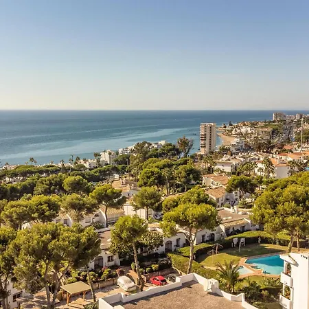 Apartment 2 Bedroom Cozy In Lagunas De Mijas